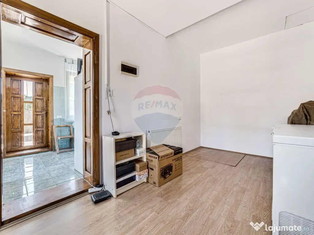 Casă cochetă de vânzare, teren 954 mp, posibil parcela...