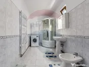 Casă cochetă de vânzare, teren 954 mp, posibil parcela... 