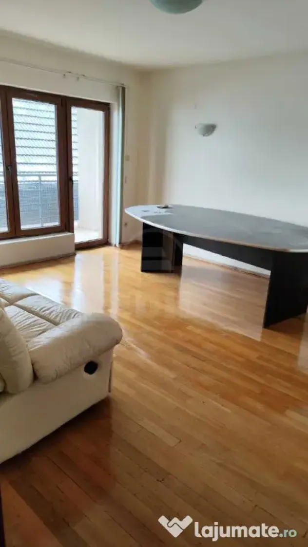 Apartament cu 3 camere, finisat, zona Zorilor