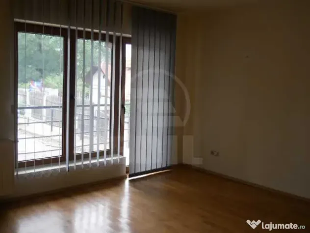 Apartament cu 3 camere, finisat, zona Zorilor