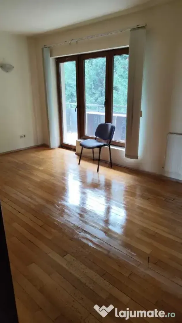 Apartament cu 3 camere, finisat, zona Zorilor