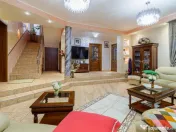 Vilă individuală cu piscină, garaj dublu • teren 766 m 