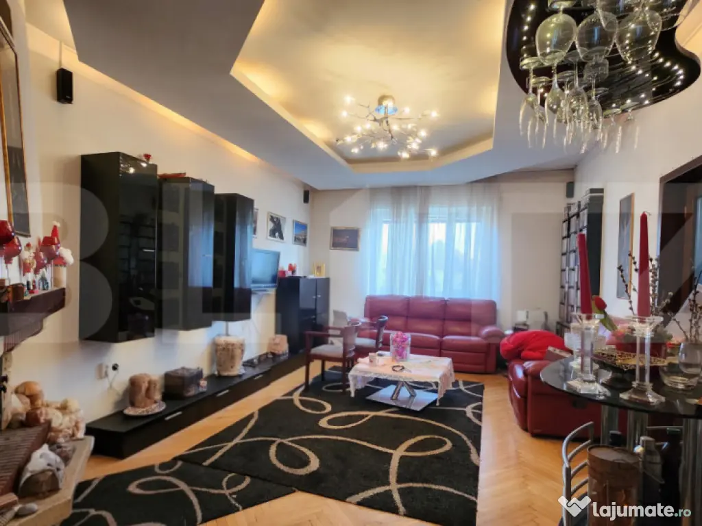 Casa tip Duplex cu piscina, 6 dormitoare in Sancraiu de Mure