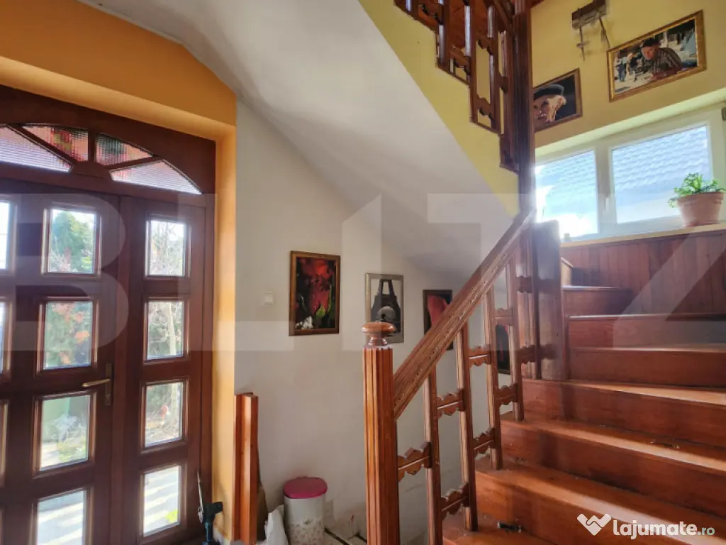 Casa tip Duplex cu piscina, 6 dormitoare in Sancraiu de Mure