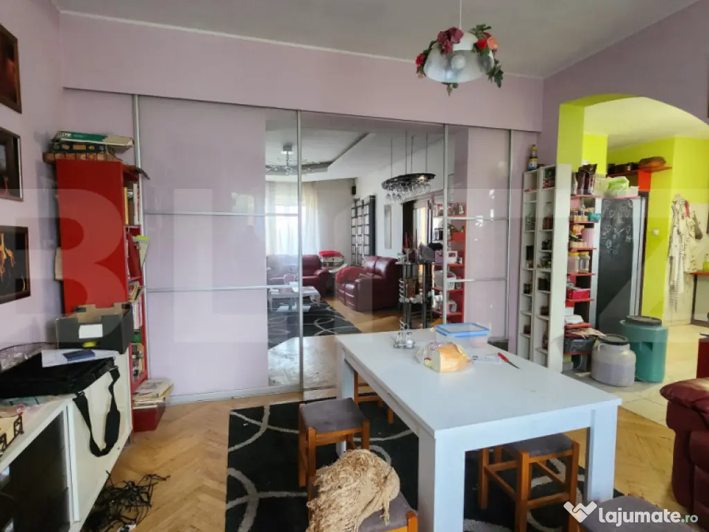 Casa tip Duplex cu piscina, 6 dormitoare in Sancraiu de Mure