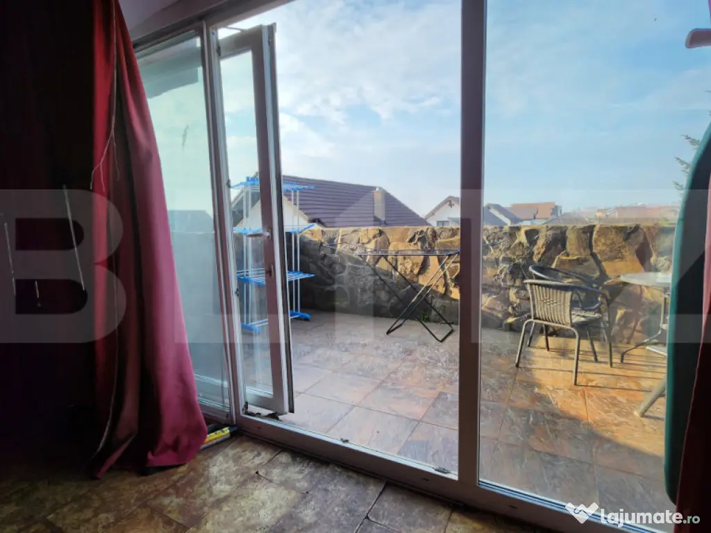 Casa tip Duplex cu piscina, 6 dormitoare in Sancraiu de Mure