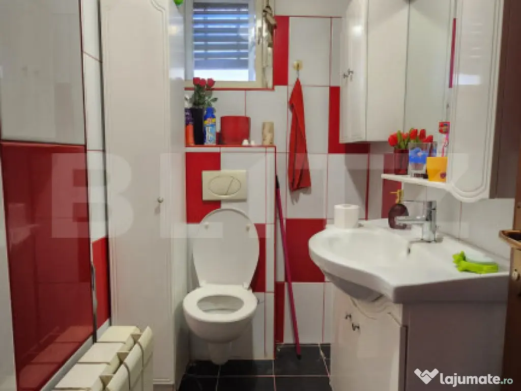 Casa tip Duplex cu piscina, 6 dormitoare in Sancraiu de Mure