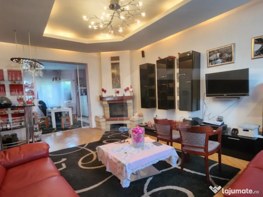 Casa tip Duplex cu piscina, 6 dormitoare in Sancraiu de Mure