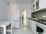 Apartament 3 camere, zona Traian-Boul Rosu 