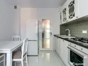 Apartament 3 camere, zona Traian-Boul Rosu 