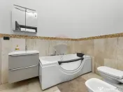Apartament modern cu 2 camere de închiriat în zona Ultr... 