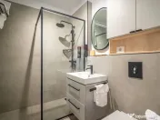 Studio cu terasă și vedere către munți – Green Futu... 