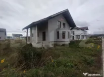Casa de 140 mp, pe 2 nivele, 4 camere, oras Beclean