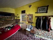 Casa batraneasca din caramida de vanzare si 4500 mp teren... 