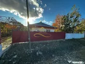 Casa batraneasca din caramida de vanzare si 4500 mp teren... 