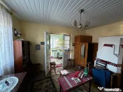 Casa batraneasca din caramida de vanzare si 4500 mp teren... 