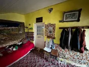 Casa batraneasca din caramida de vanzare si 4500 mp teren... 