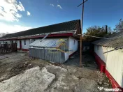 Casa batraneasca din caramida de vanzare si 4500 mp teren... 