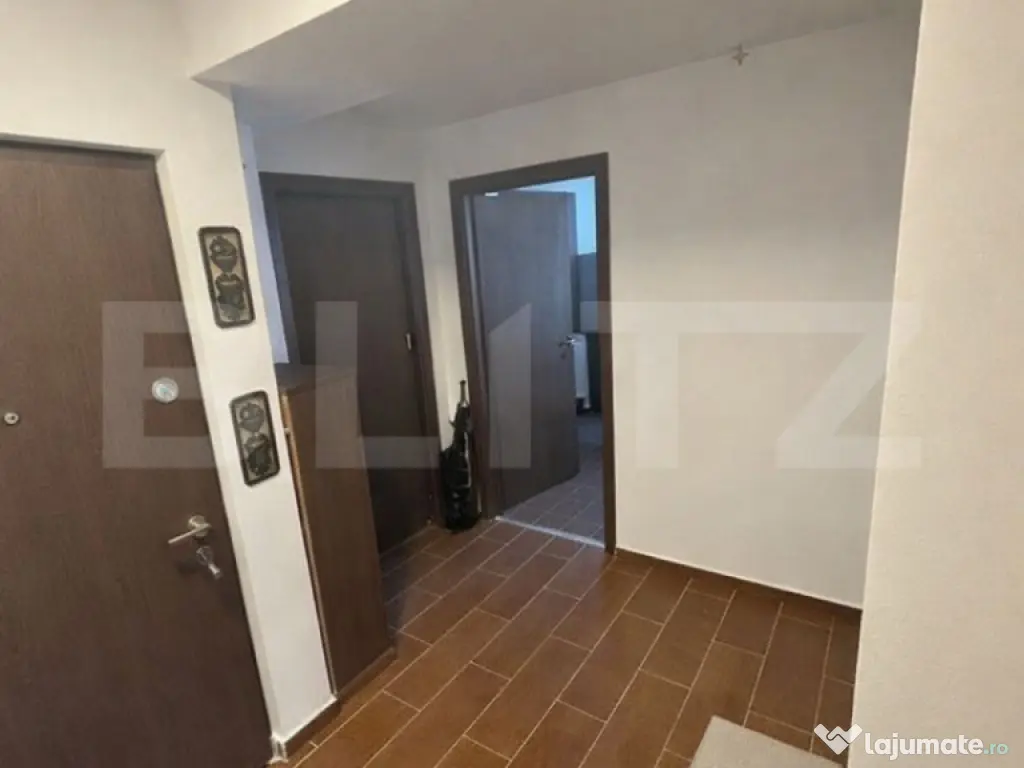 Apartament cu 3 camere, 2 bai, 66 mp /zona Tractorul