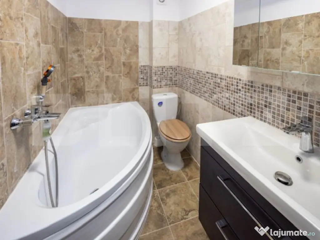 Apartament cu 3 camere, 2 bai, 66 mp /zona Tractorul