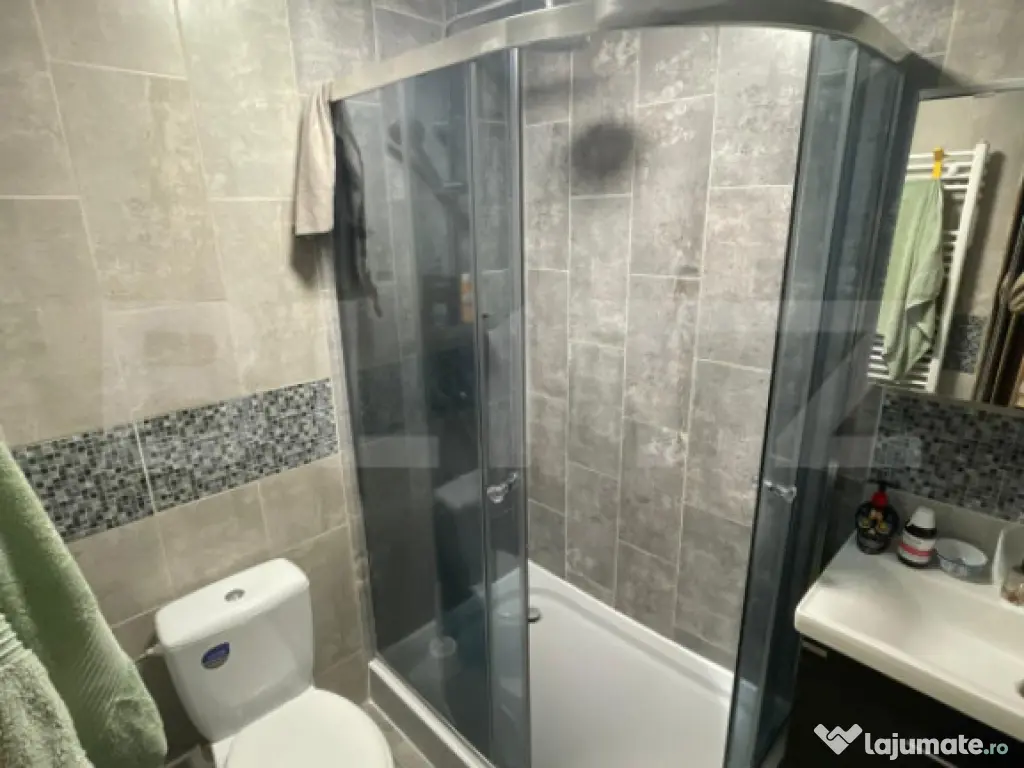 Apartament cu 3 camere, 2 bai, 66 mp /zona Tractorul