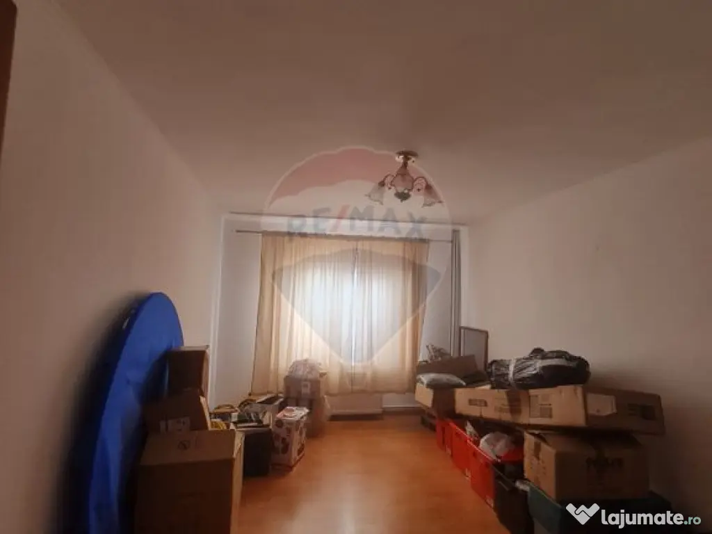 Casă cu 7 camere de vânzare in apropiere de Focsani