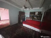 Casă / Vilă cu 4 camere de vânzare 