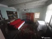 Casă / Vilă cu 4 camere de vânzare 