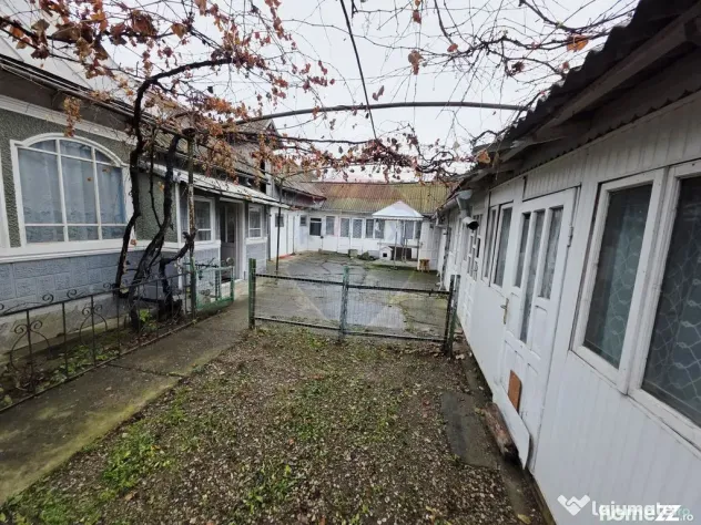 Casă / Vilă cu 4 camere de vânzare