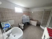 Casă / Vilă cu 4 camere de vânzare 