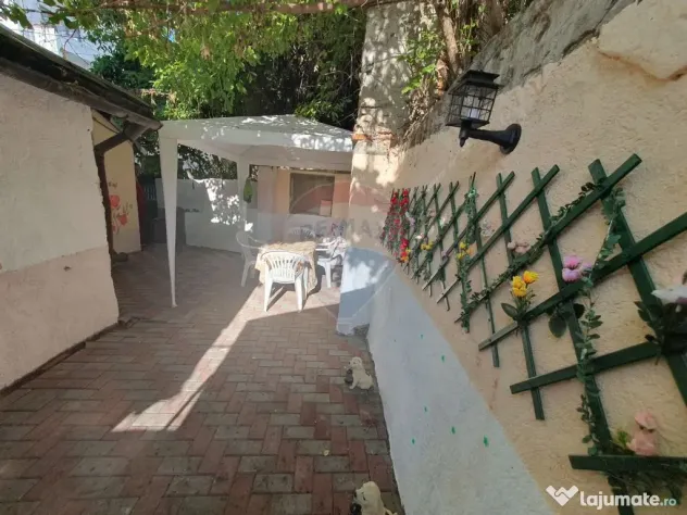 Apartament 2 camere in Casă / Vilă de vanzare str. Camp...