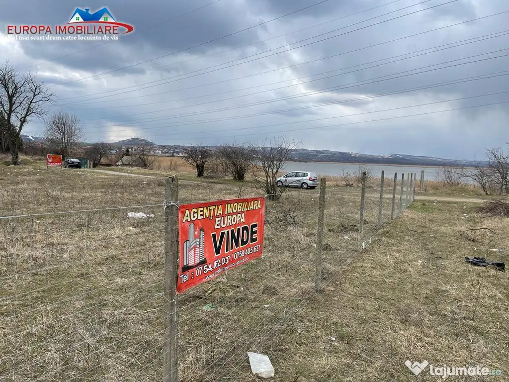 Teren intravilan construibil cu deschidere la lac