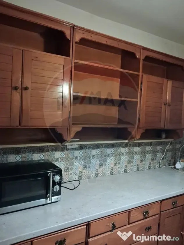 Apartament cu 4 camere de vânzare în zona Iosia