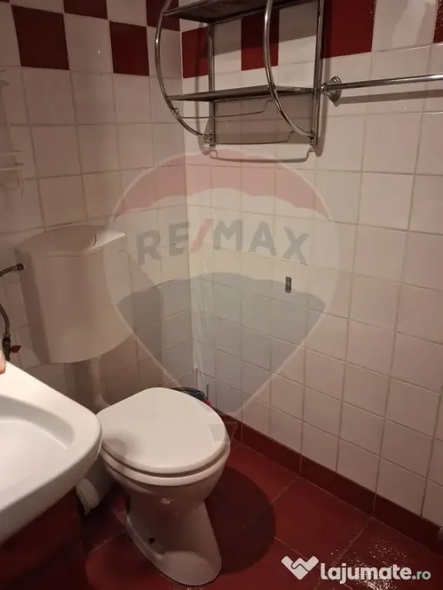 Apartament cu 4 camere de vânzare în zona Iosia