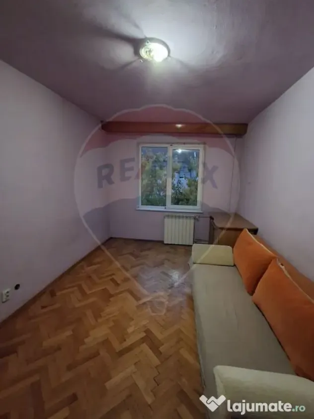 Apartament cu 4 camere de vânzare în zona Iosia