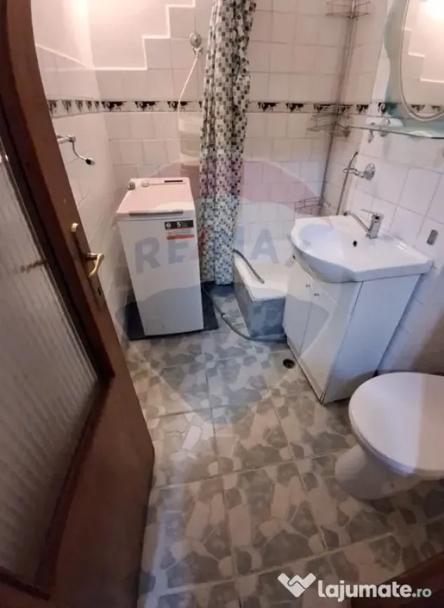 Apartament cu 4 camere de vânzare în zona Iosia