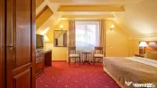 HOTEL,PISCINA SI CORT DE EVENIMENTE | 18080 MP TEREN | GR...