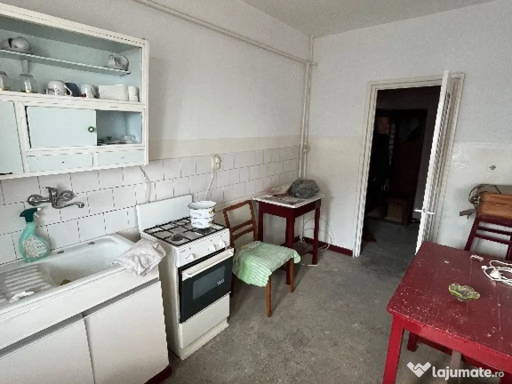 Apartament 2 camere Dorobanti /Scolilor(intersectie) ,etaj 5/8.Liber.