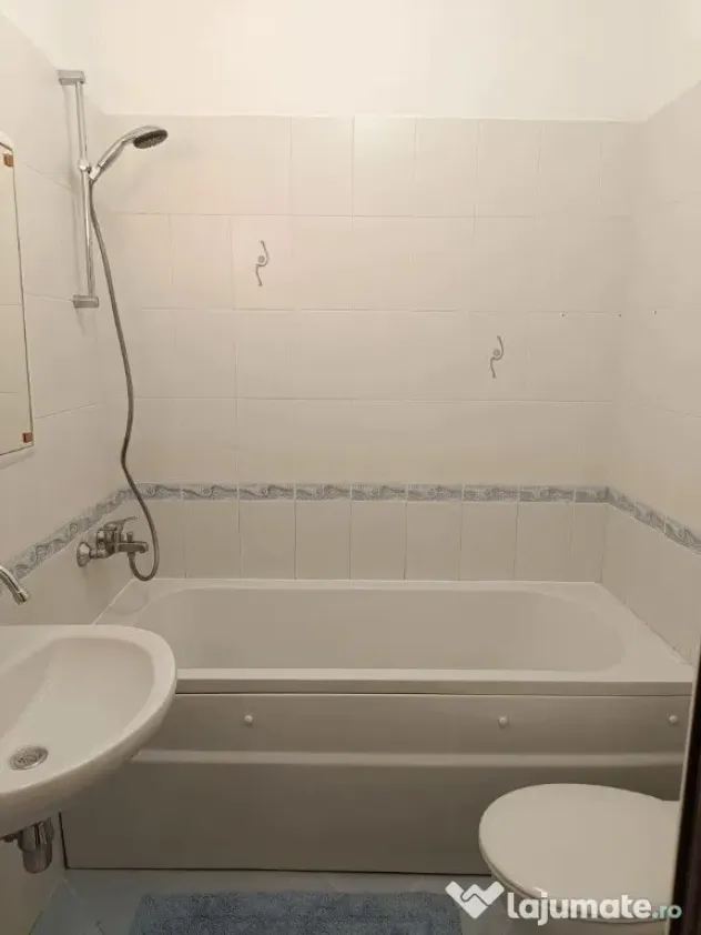 Apartament cu 2 camere de inchiriat in zona Piata Resitei
