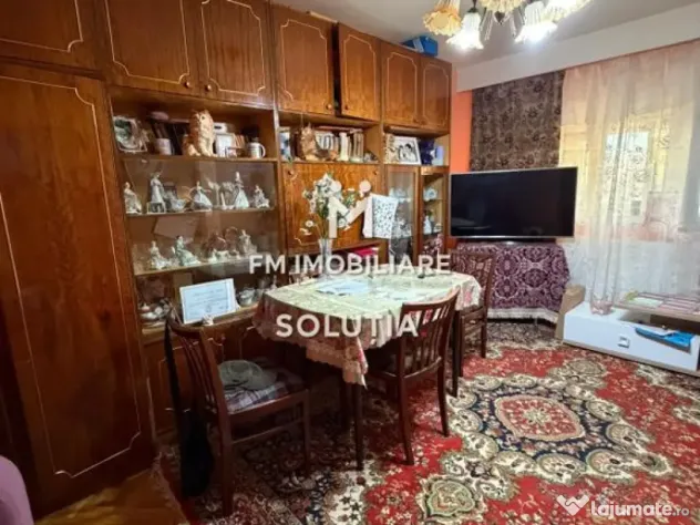 Apartament de vanzare decomandat -3 camere
