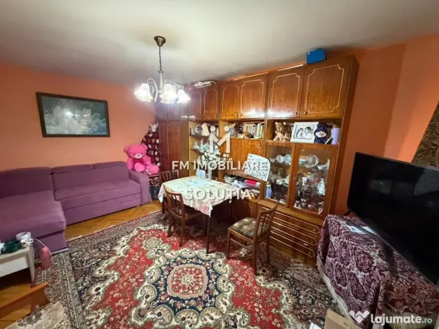 Apartament de vanzare decomandat -3 camere