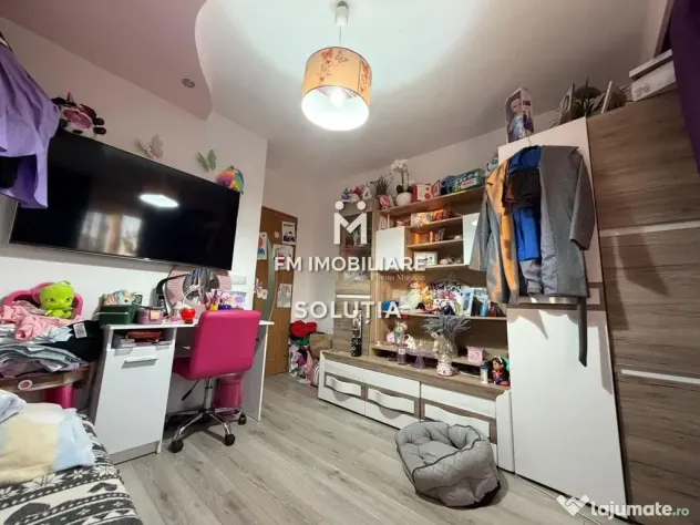 Apartament de vanzare decomandat -3 camere
