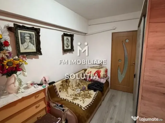 Apartament de vanzare decomandat -3 camere
