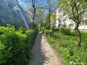 Apartament doua camere decomandate/etaj 3/bloc din 1986- Par 