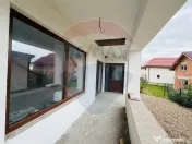 Casă / Vilă cu 4 camere de vânzare 