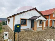 Casă / Vilă cu 4 camere de vânzare 