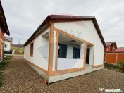 Casă / Vilă cu 4 camere de vânzare 