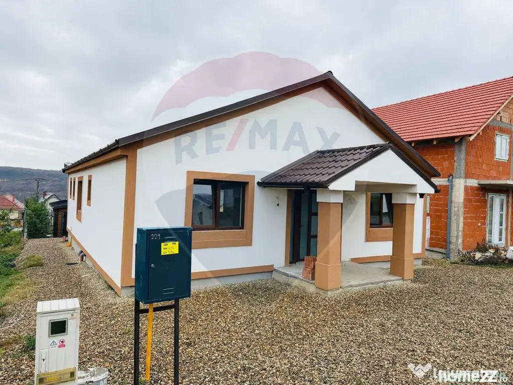 Casă / Vilă cu 4 camere de vânzare
