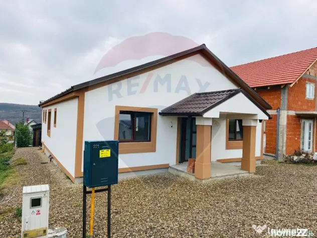 Casă / Vilă cu 4 camere de vânzare