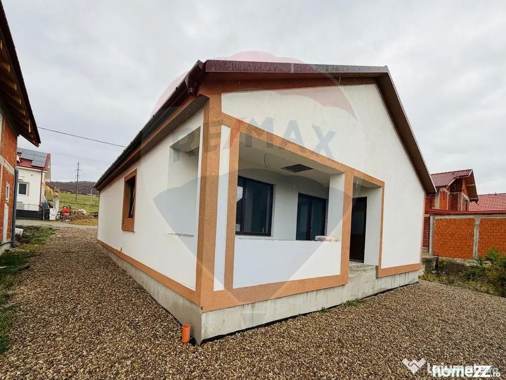 Casă / Vilă cu 4 camere de vânzare
